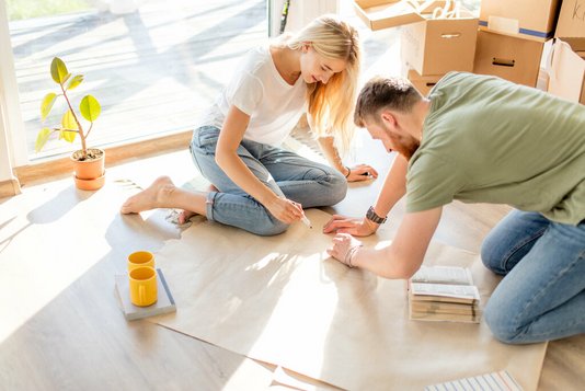 Paar in ihrem Zuhause