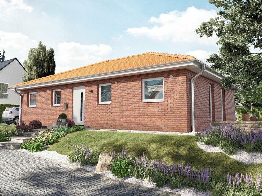 Der Bungalow 110 mit hellem Dach in der Variante Elegance mit Blick von der Straße auf den Eingangsbereich