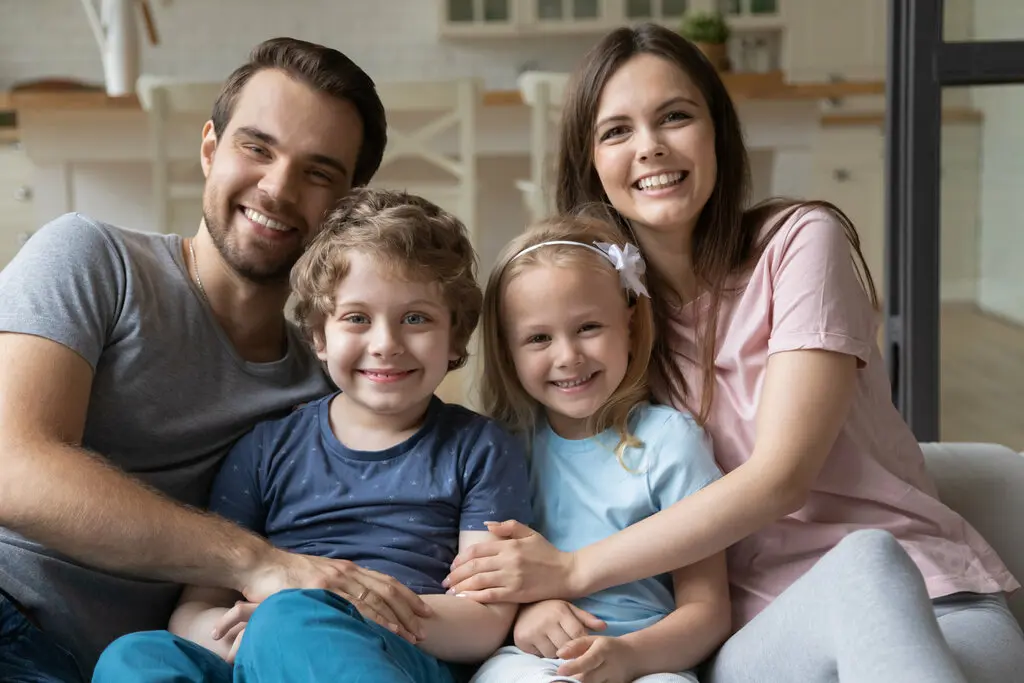 Haus-Familie-Wohnen-Serie-3-18 Familie